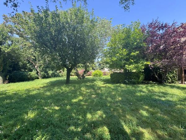 Propriété GENLIS terrain de 2048m²