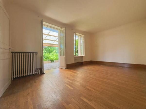 Propriété GENLIS terrain de 2048m²