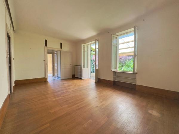 Propriété GENLIS terrain de 2048m²