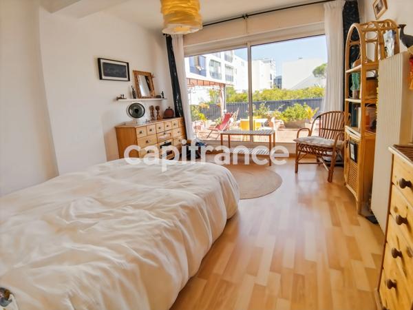 HERAULT (34) LA GRANDE−MOTTE (34280) à vendre Appartement 3 pièces de 91 m 2 et terrasse de 120 m 2.