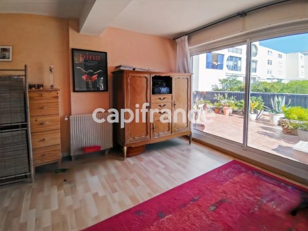 HERAULT (34) LA GRANDE−MOTTE (34280) à vendre Appartement 3 pièces de 91 m 2 et terrasse de 120 m 2.