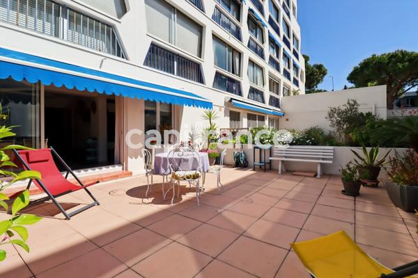 HERAULT (34) LA GRANDE−MOTTE (34280) à vendre Appartement 3 pièces de 91 m 2 et terrasse de 120 m 2.