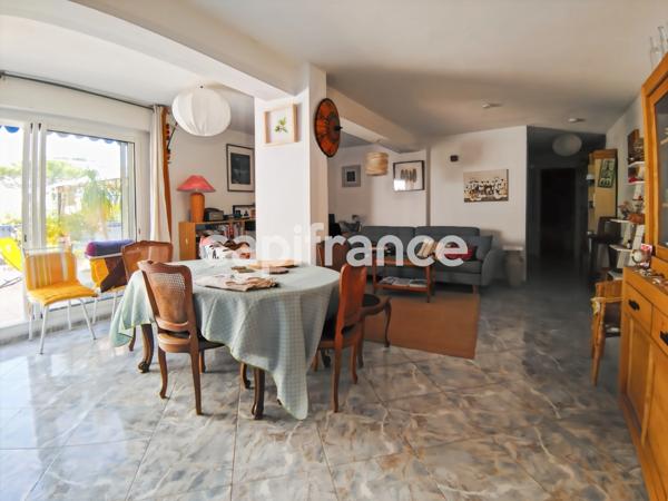 HERAULT (34) LA GRANDE−MOTTE (34280) à vendre Appartement 3 pièces de 91 m 2 et terrasse de 120 m 2.