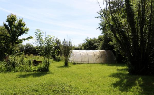 Environnement particulièrement calme avec une magnifique vue dégagée à CURCIAT DONGALON – 181 m² habitables sur 6970 m² de terrain.