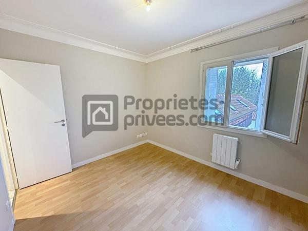 Appartement 1 chambre et grand garage fermé