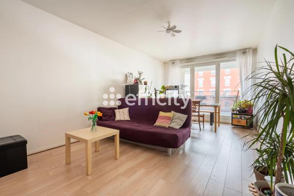 Appartement
         3 pièces
        - 70 m² Exclusivité 215 000 € *