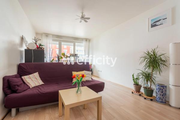 Appartement
         3 pièces
        - 70 m² Exclusivité 215 000 € *