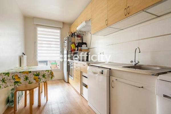 Appartement
         3 pièces
        - 70 m² Exclusivité 215 000 € *