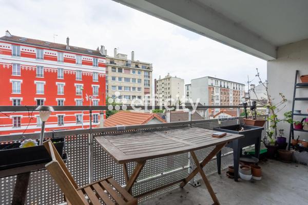 Appartement
         3 pièces
        - 70 m² Exclusivité 215 000 € *