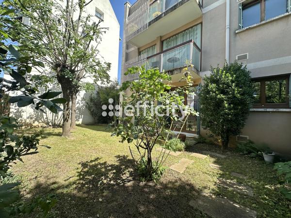 Appartement
         2 pièces
        - 55 m² 349 000 € *