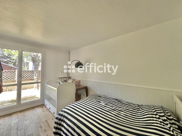 Appartement
         2 pièces
        - 55 m² 349 000 € *