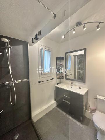 Appartement
         2 pièces
        - 55 m² 349 000 € *