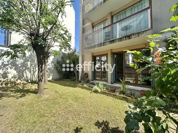 Appartement
         2 pièces
        - 55 m² 349 000 € *