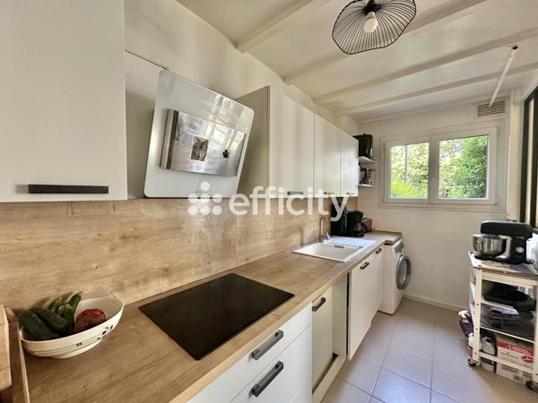 Appartement
         2 pièces
        - 55 m² 349 000 € *