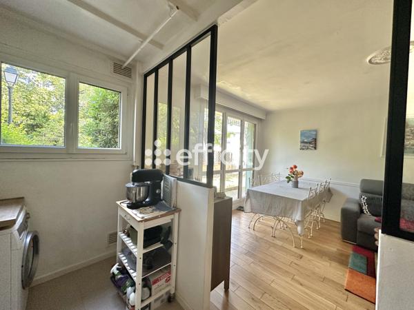 Appartement
         2 pièces
        - 55 m² 349 000 € *