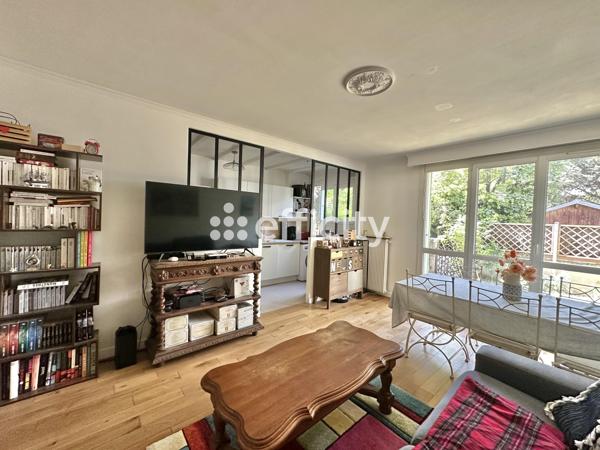 Appartement
         2 pièces
        - 55 m² 349 000 € *