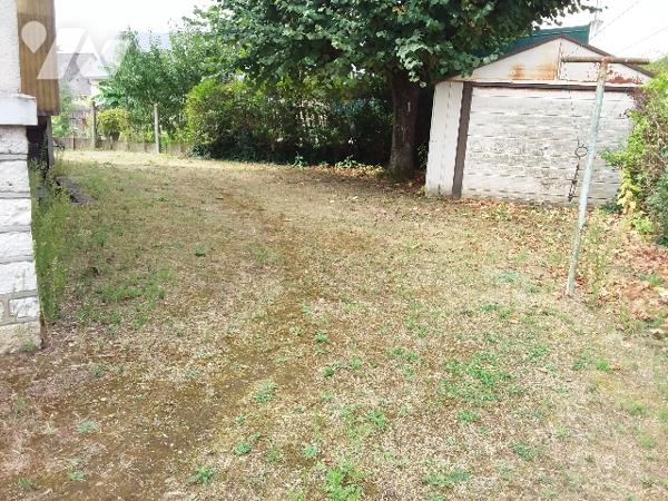 CENTRE VILLE DE CONTRES, PROCHE TOUS COMMERCES, ECOLES, PISCINE, SPORTS