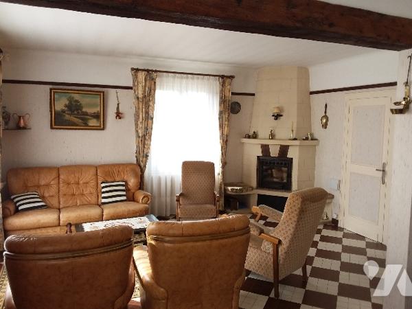 CENTRE VILLE DE CONTRES, PROCHE TOUS COMMERCES, ECOLES, PISCINE, SPORTS