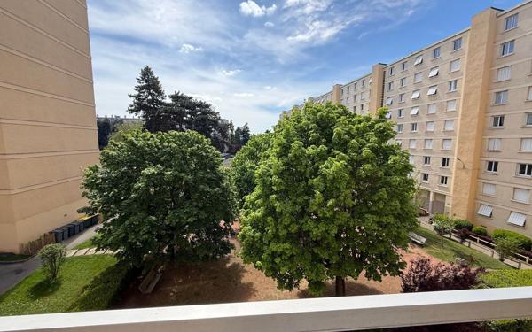 Appartement à vendre    3 pièces • 69,04 m2 Sainte-Foy-lès-Lyon