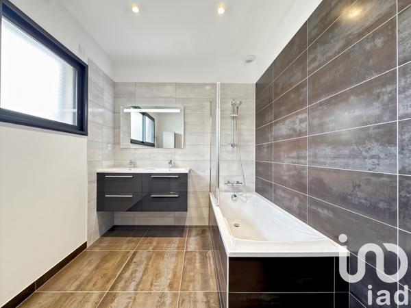 Maison à vendre 5 pièces 163 m² L'Huisserie