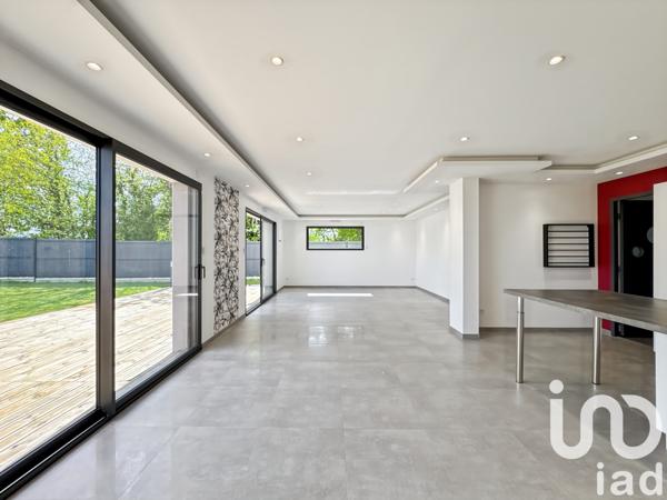 Maison à vendre 5 pièces 163 m² L'Huisserie