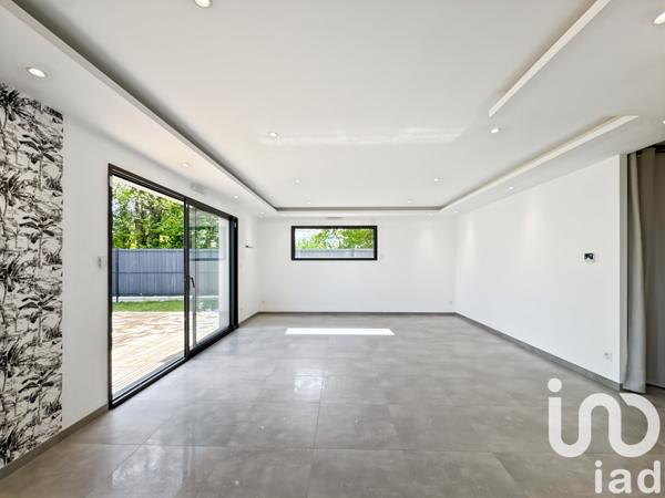 Maison à vendre 5 pièces 163 m² L'Huisserie