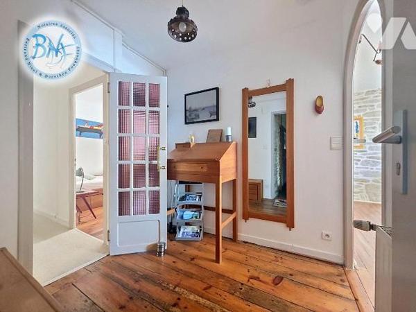 Appartement de charme avec balcon et vue mer à Concarneau

Situé au premier étage d'un petit ...