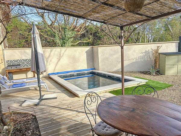 Gordes (84220) Gordes mas de 83 m2 4 pièces terrain et piscine