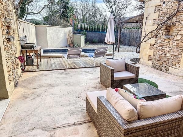 Gordes (84220) Gordes mas de 83 m2 4 pièces terrain et piscine