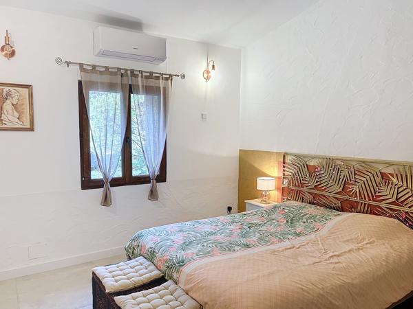 Gordes (84220) Gordes mas de 83 m2 4 pièces terrain et piscine