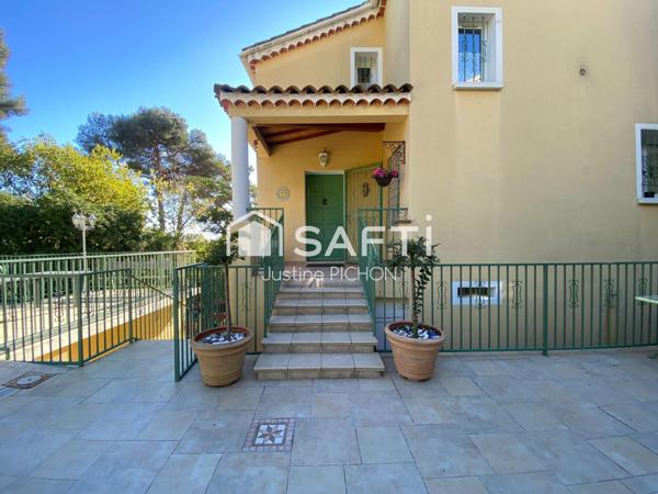 Toulon, maison familiale entretenu avec rigueur.