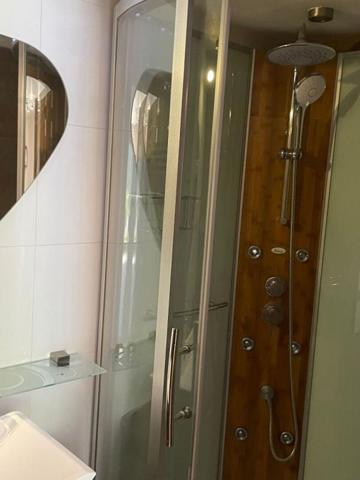 Chatel à 10mn à pied du centre Appt d'env 40m2 dans chalet, calme et ensoleillé