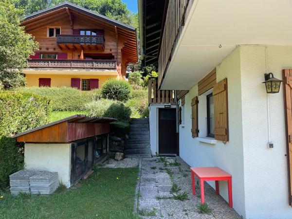 Chatel à 10mn à pied du centre Appt d'env 40m2 dans chalet, calme et ensoleillé