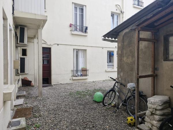 LA MUETTE - 2 pièces de 34,45m² situé au RDC. Professions libérales acceptées.