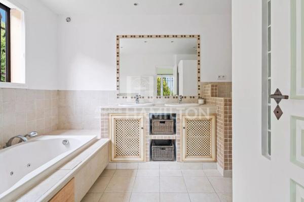 Baisse de prix , vendeur motivé! Vue Panoramic mer, villa contem La colle-sur-loup
