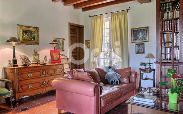 Maison à vendre    7 pièces • 316,45 m2 Pau