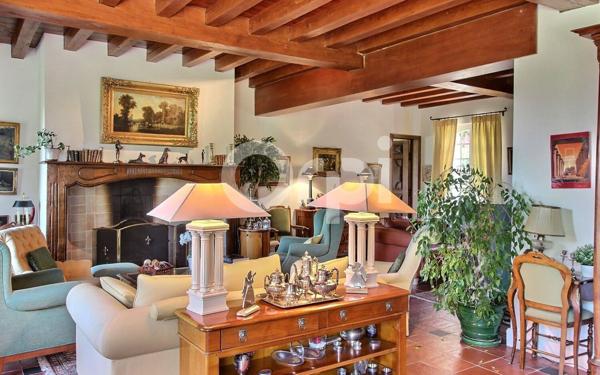 Maison à vendre    7 pièces • 316,45 m2 Pau