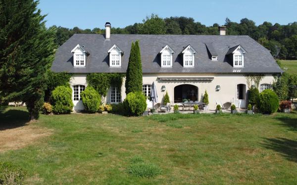 Maison à vendre    7 pièces • 316,45 m2 Pau