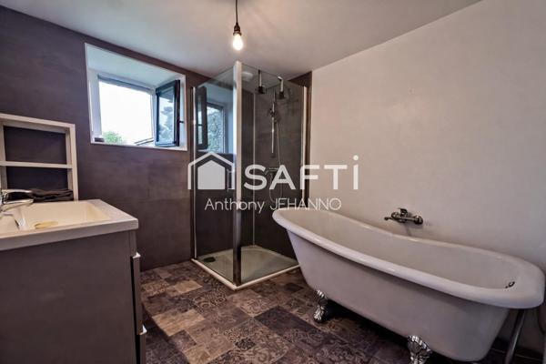 Maison de 175 m² et centre équestre, totalement atypiques