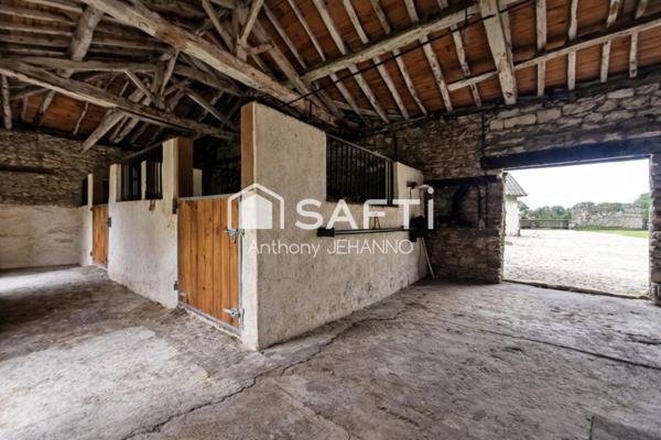 Maison de 175 m² et centre équestre, totalement atypiques