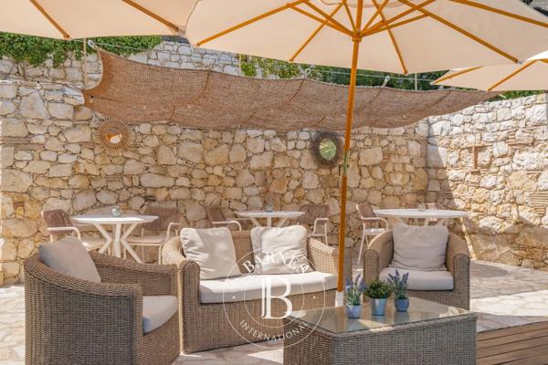La Colle-sur-Loup, Maison d'hôtes 9 Chambres -  417 m² à vendre
