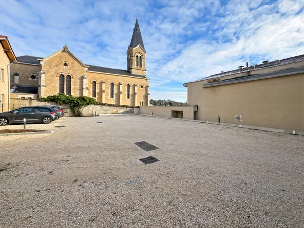 Sainte-Euphémie (01600) À Vendre Plateau neuf en Frais de Notaire réduits à finir d'Aménager – Proche Trévoux, Hyper-Centre Village de