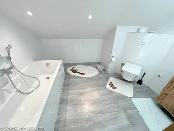 Maison contemporaine - très belles prestations -  BARBERAZ
