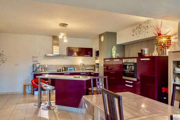 Appartement T2 meublé 67,10 m² vendu loué  à Virignin avec Jardin privatif 300 m²
