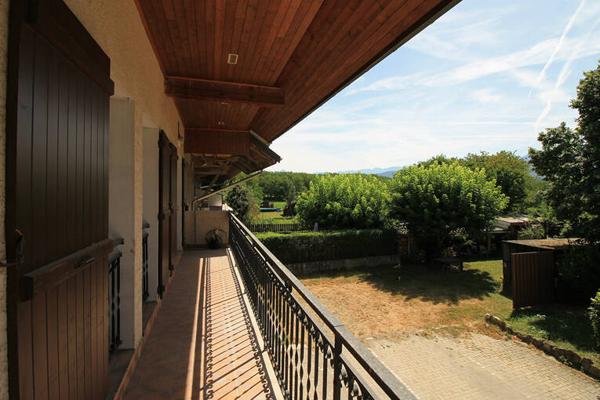 Maison 12 pièces - Porte de Savoie - calme et verdure