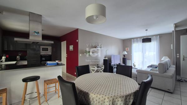 À Vendre - Plain-pied au calme, prolongé par une véranda toute saison