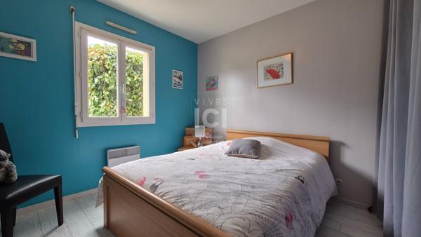 À Vendre - Plain-pied au calme, prolongé par une véranda toute saison