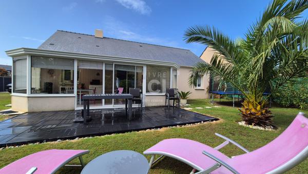 À Vendre - Plain-pied au calme, prolongé par une véranda toute saison