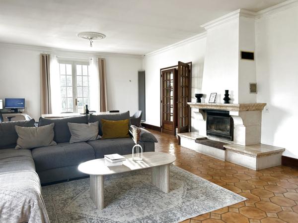 Grande maison spacieuse 5 chambres dont 2 en plain-pied Changé centre