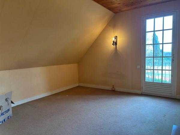 Grande maison spacieuse 5 chambres dont 2 en plain-pied Changé centre